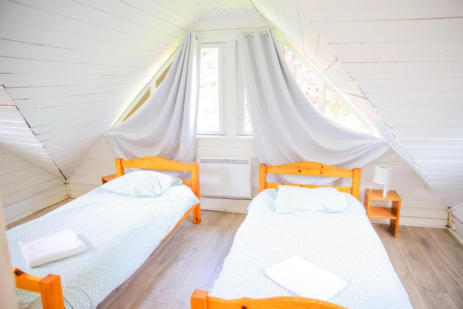 Les Cabanes Parisiennes - Chalets 1H30 From Paris - 62P Сент-Женевьев-де-Буа Экстерьер фото