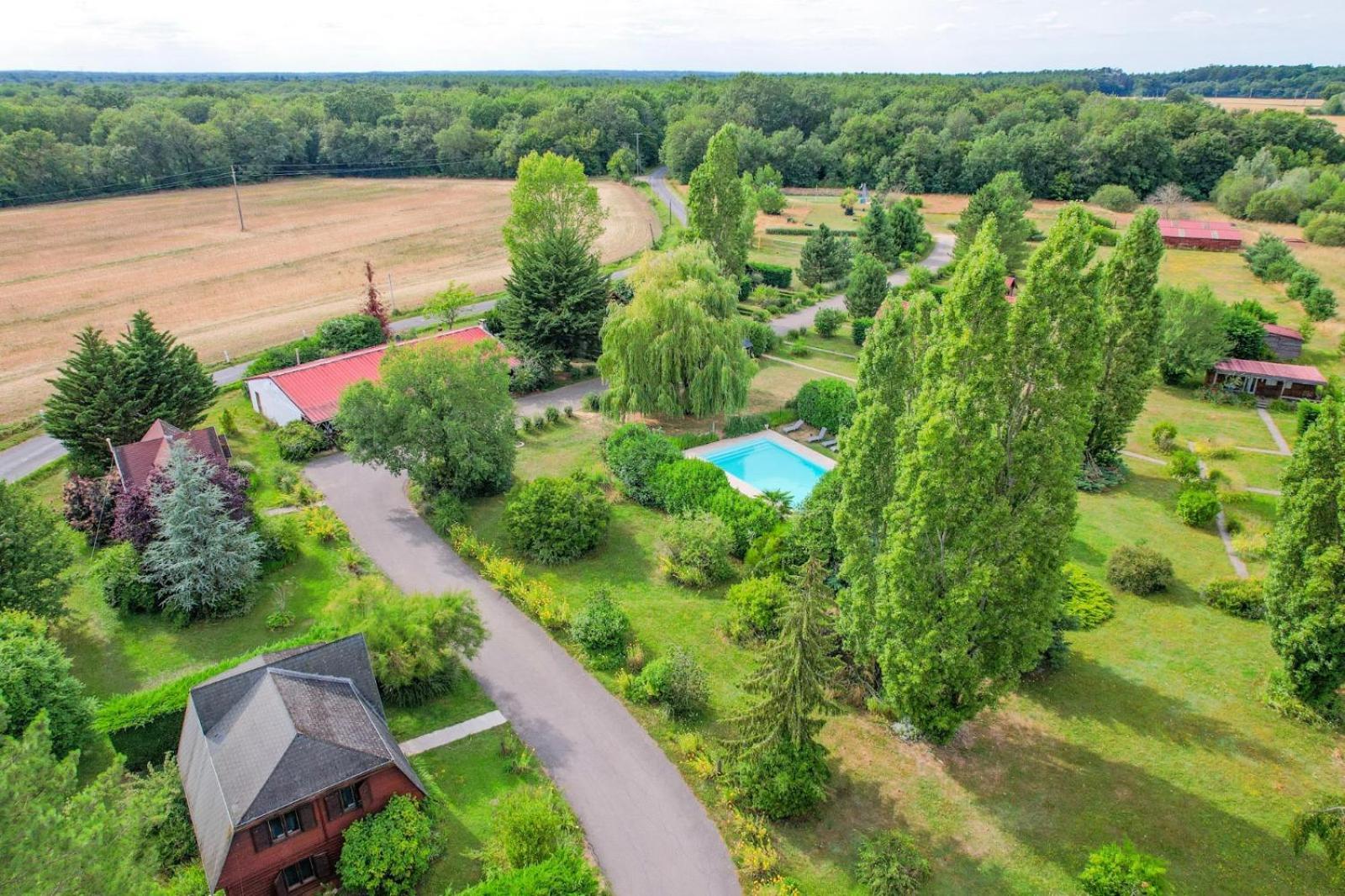 Les Cabanes Parisiennes - Chalets 1H30 From Paris - 62P Сент-Женевьев-де-Буа Экстерьер фото